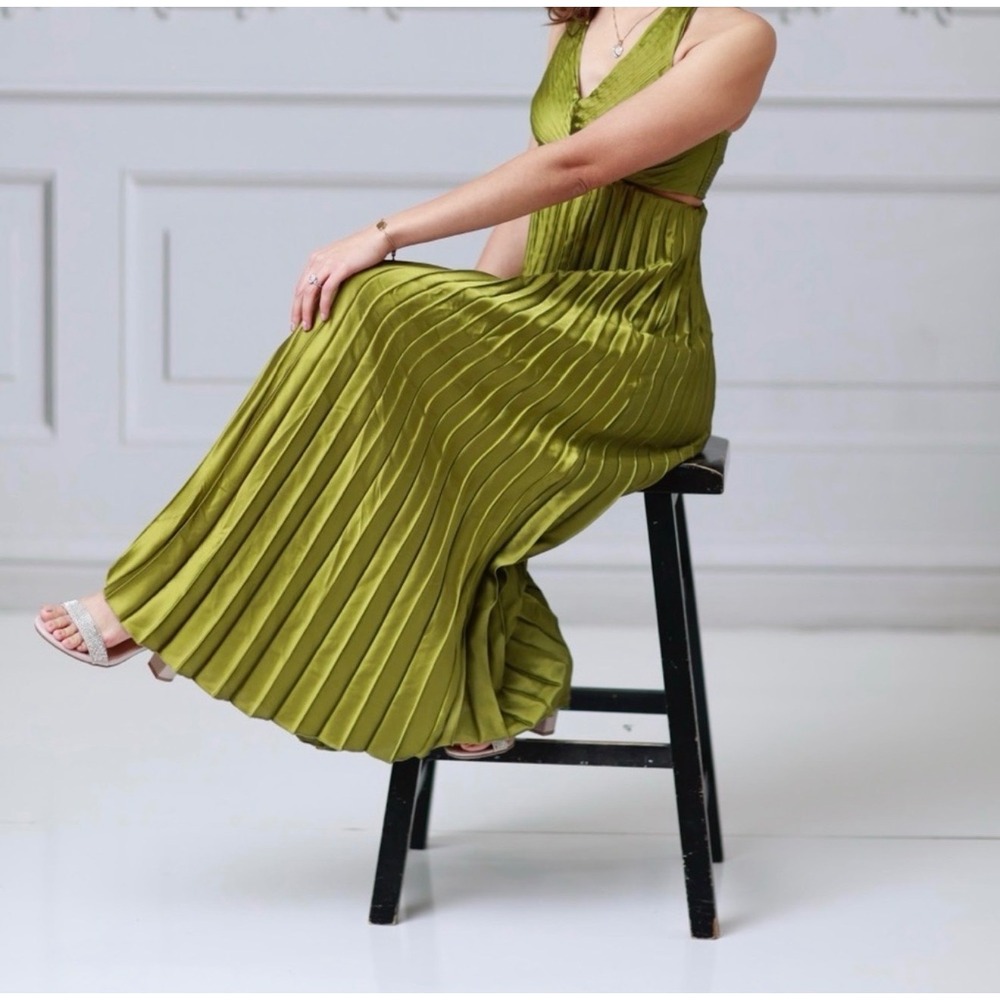 Sincerely Jules Olive Green Pleated Satin Fall Maxi Dress Large Autumn Wedding